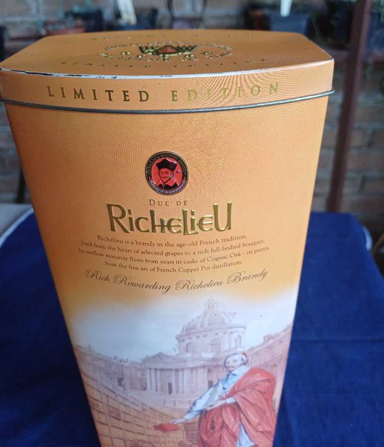 Richelieu limited edition tin