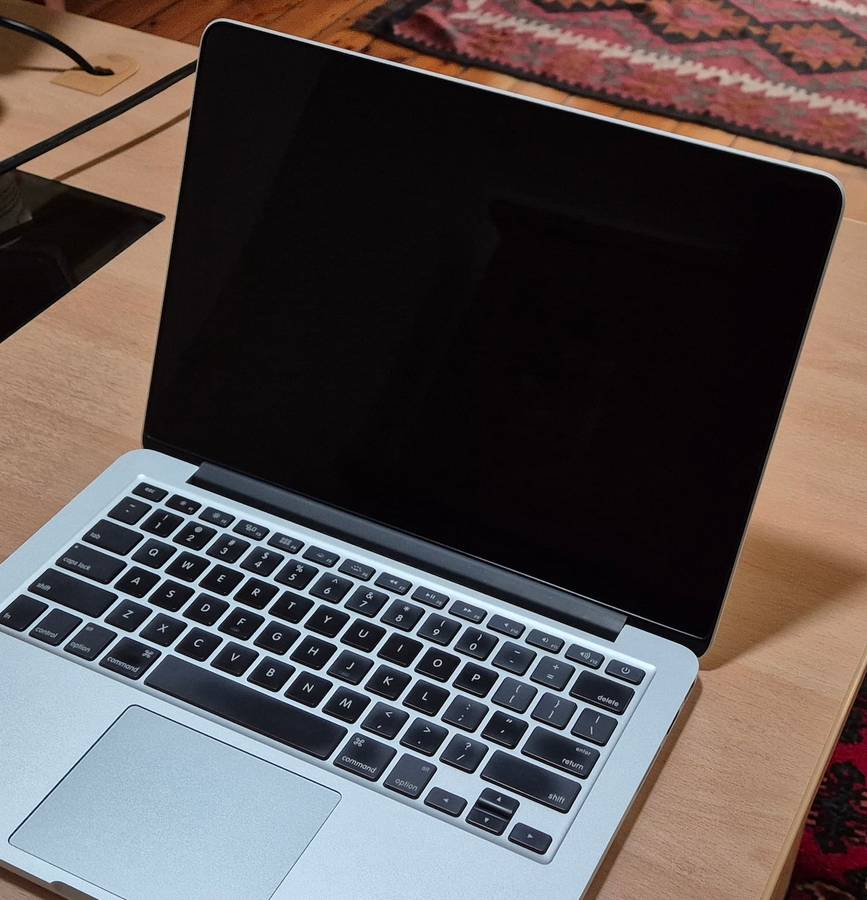 Macbook Pro Retina 13 inch Late 2013 8GB RAM / 512GB SSD