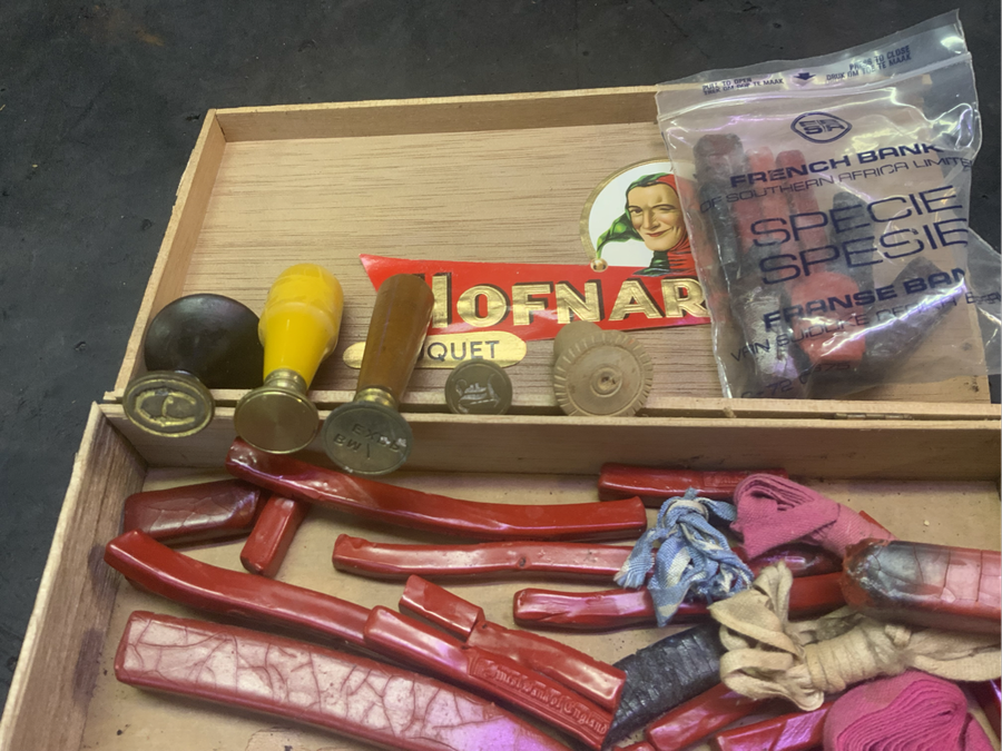 Envelope sealing wax