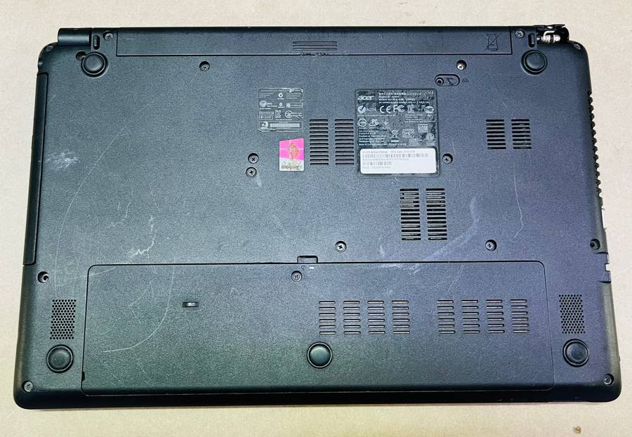 Acre aspire E1 572 LAPTOP (dead read description)