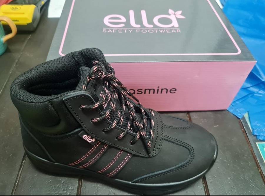 ELLA SAFETY BOOTS SIZE 5