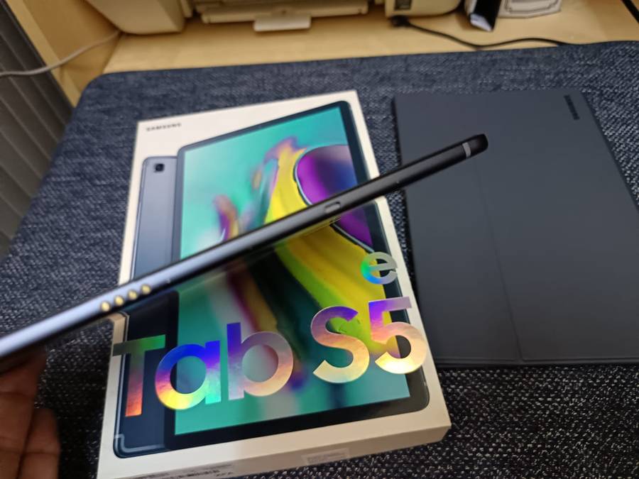 Samsung Tab S5e 10.5" Tablet (with Samsung Bookcover Keyboard)