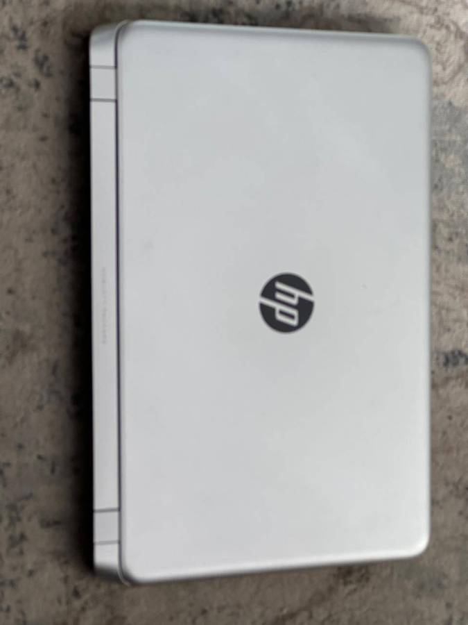 HP PAVILION 15 | INTEL CORE i3-4030U | 6GB RAM | 1TB SSHD | 15.6 FHD | WIN10