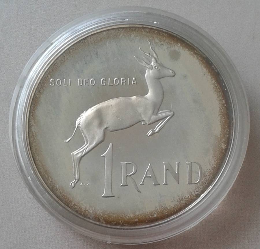 Encapsulated 1990 Republic proof silver R1 in box