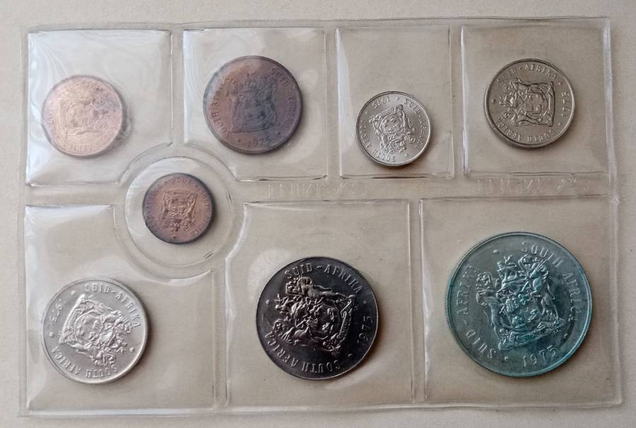 1975 Uncirculated Mint set (R1-1/2c) with silver R1 (mintage: 20000)