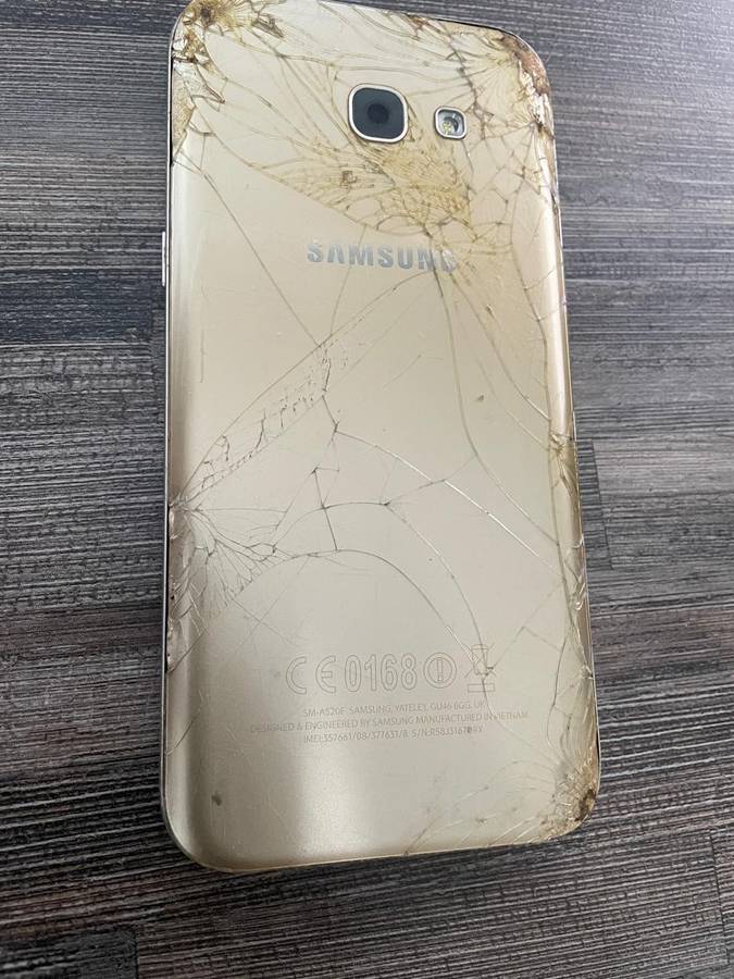 Samsung,  huawei etc 5 phones for spares