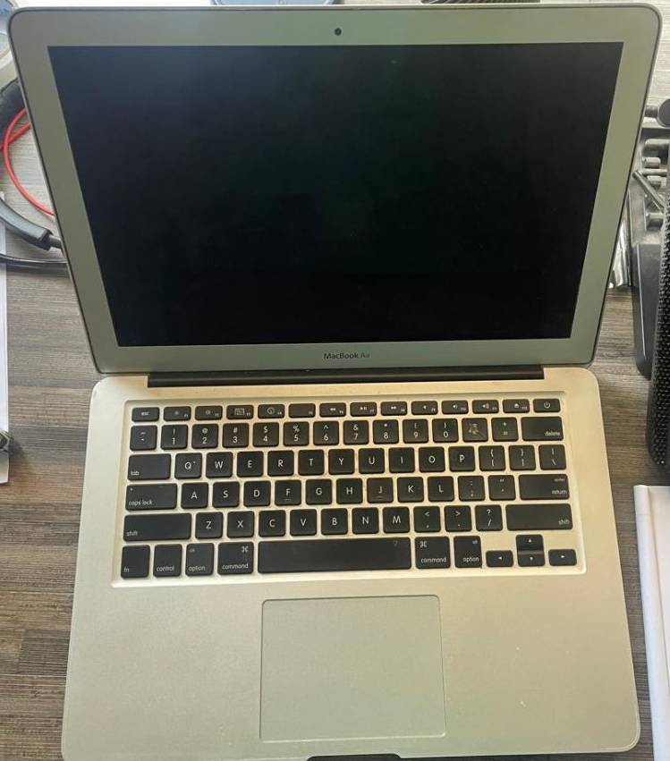 Macbook Air - no charger - not tested.