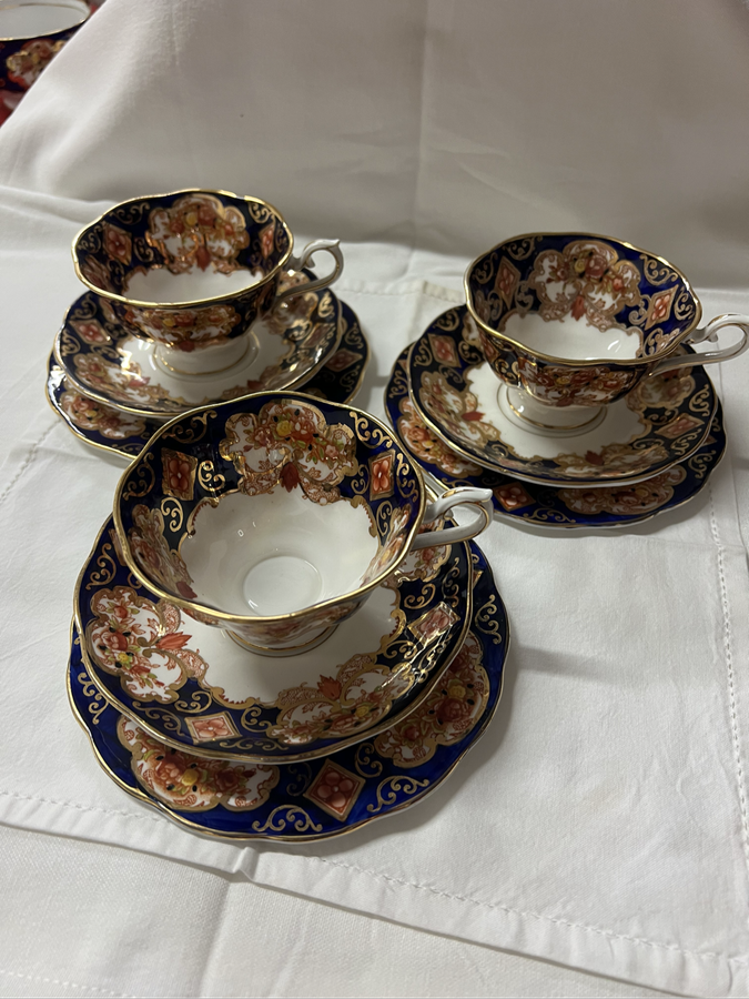 Royal Albert Heirloom Trio