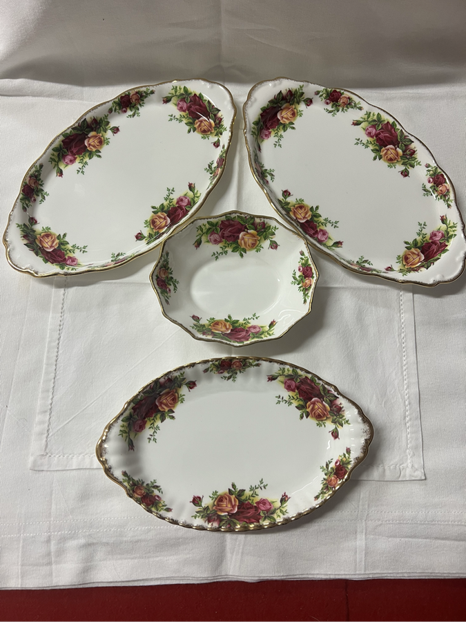 Royal Albert Old Country Roses Regal Trays and Bon Bon Dish
