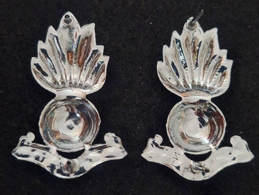 SADF ARTILLERY COLLAR BADGES - PINS INTACT