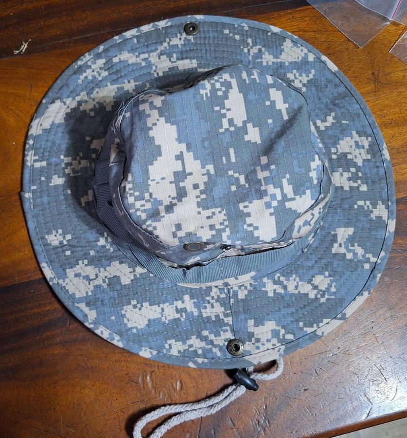 DIGITAL CAMO FIELD HAT - NEW (MEASURES 60 CM)    #1