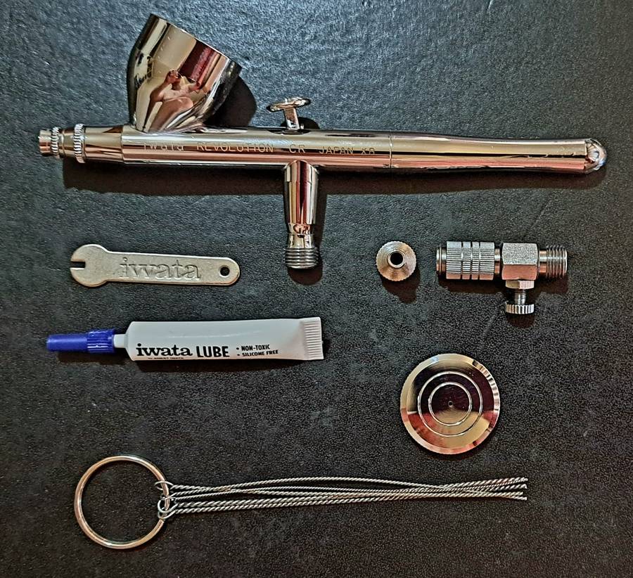 Iwata Revolution HP-CR Airbrush + Plus Mint Condition