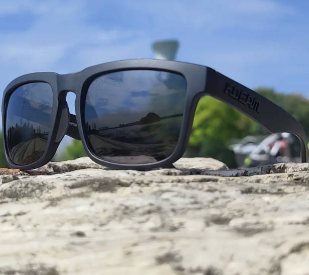 (LAST PAIR) Kdeam High Quality Polarized Classic Square Sunglasses -  Elegant Black