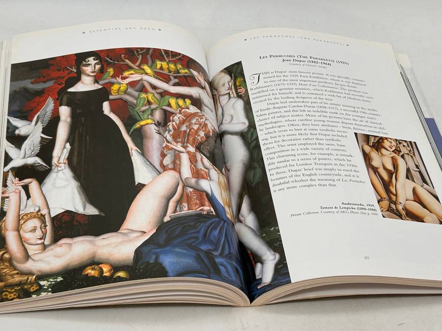 Essential Art Deco by Iain Zaczek