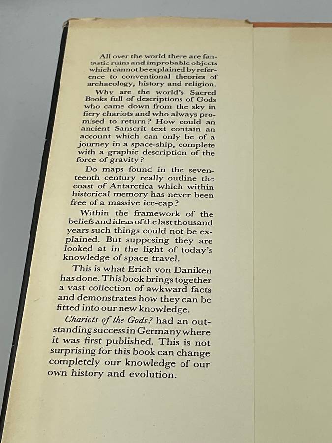 Chariots of the Gods? Unsolved Mysteries of the Past by Erich Von Daniken 1971
