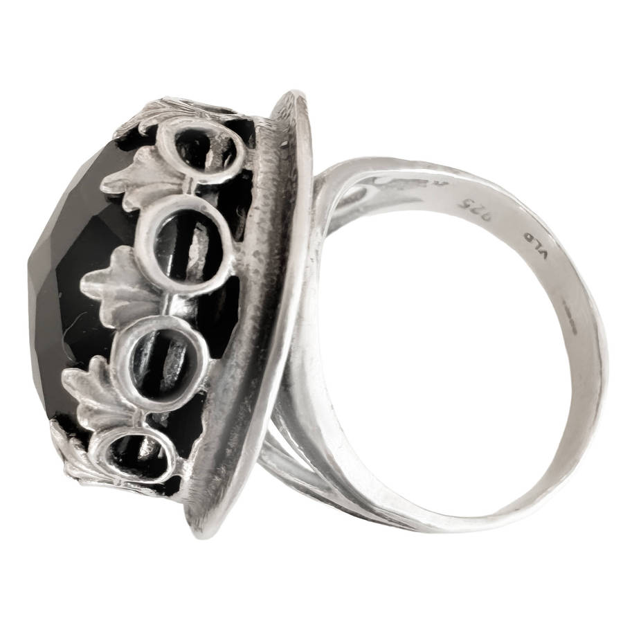 UNUSUAL HANDCRAFTED SOLID STERLING SILVER EARTH-MINED BLACK ONYX  RING. JEWELLER HALLMARKED
