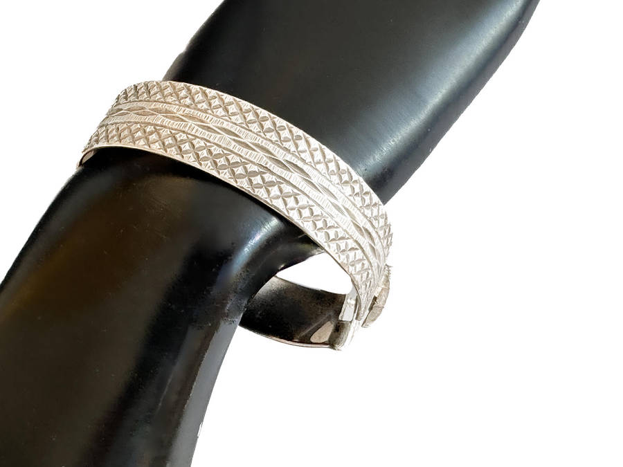 VINTAGE STERLING SILVER BANGLE WITH SAFETY CHAIN "ZEETA" BRAND, SOUTH AFRICA