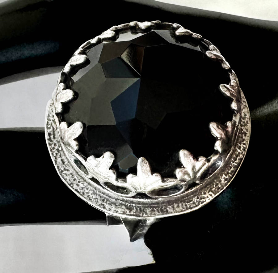 UNUSUAL HANDCRAFTED SOLID STERLING SILVER EARTH-MINED BLACK ONYX  RING. JEWELLER HALLMARKED