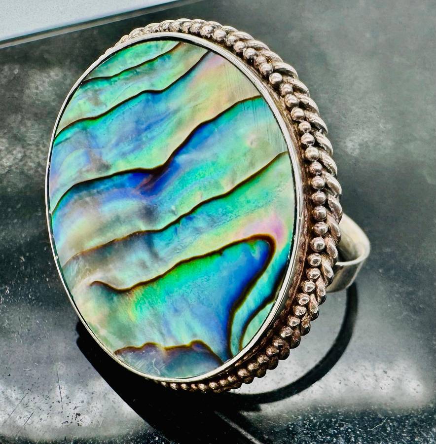 LARGE SOLID STERLING SILVER RING NATURAL ABALONE SHELL IN GLORIOUS PEACOCK COLOURS