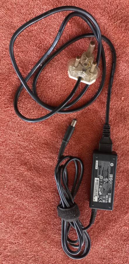 Hewlett-Packard original power supply / charger 19.5vdc 2.31 amp big pin HP - see size of pin
