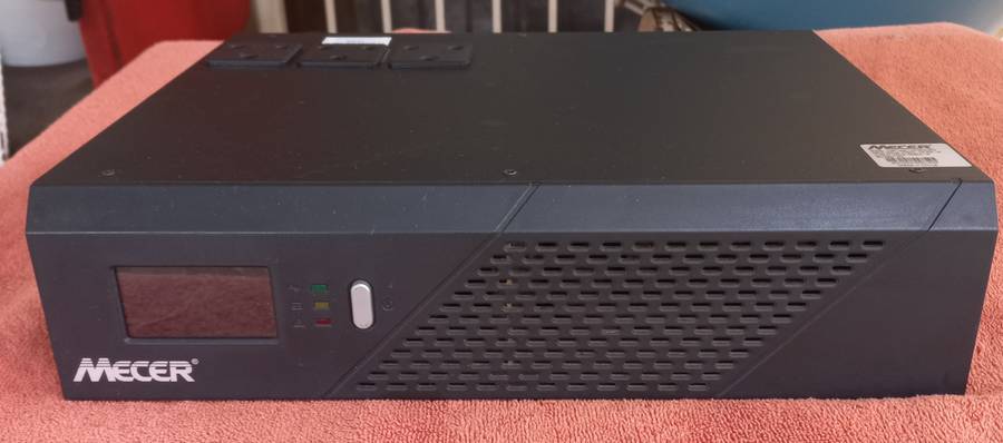 Mecer Lobo 2400VA 1440W 24V Inverter & charger - 2x 12v Batteries Required