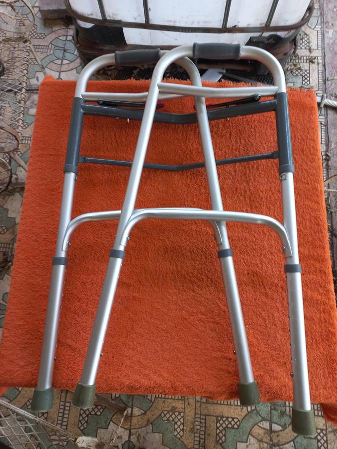 Folding Walker frame with Height Adjustable