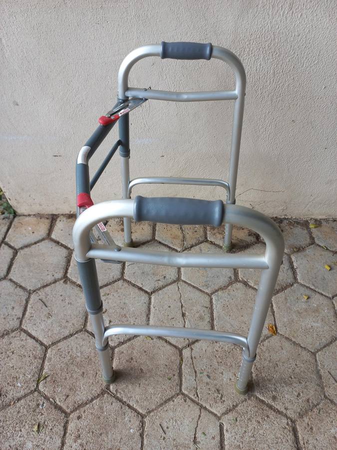 Folding Walker frame with Height Adjustable