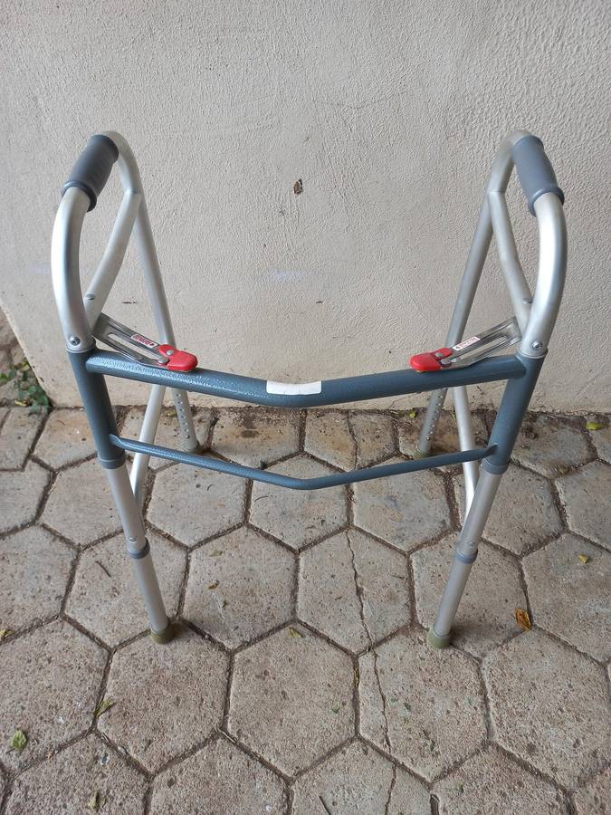 Folding Walker frame with Height Adjustable