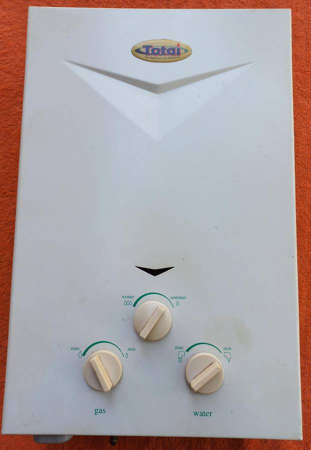 Totai 5L gas geyser - see photos & description