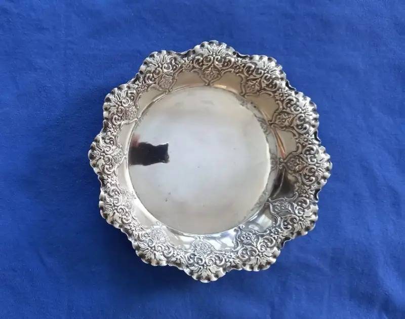 Solid Sterling Silver Dish Sheffield 1895 85.8 grams