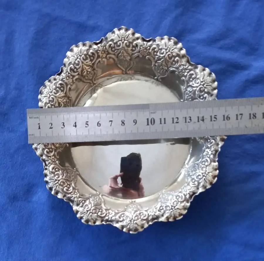 Solid Sterling Silver Dish Sheffield 1895 85.8 grams