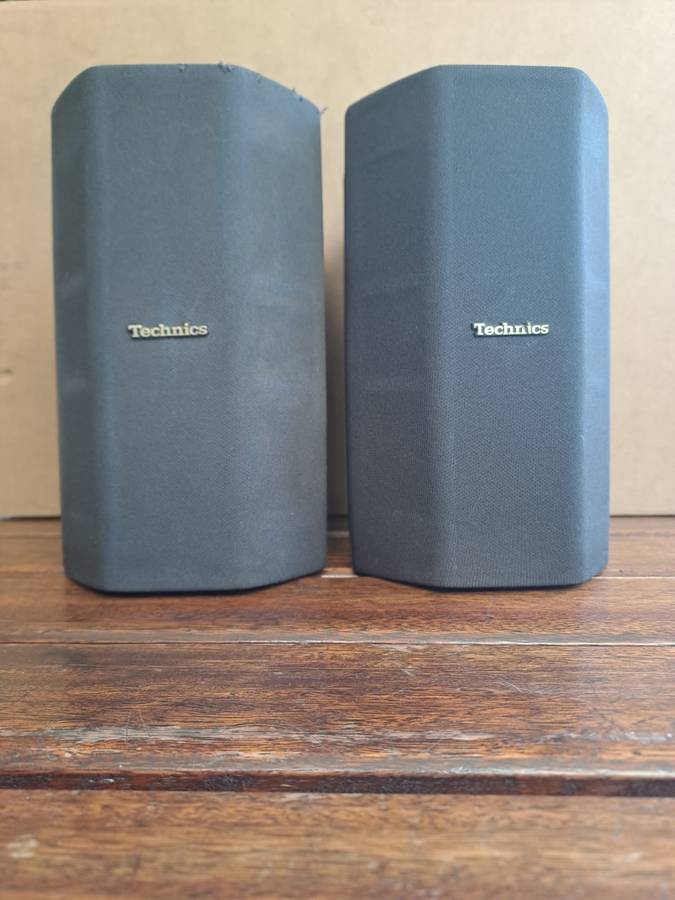 Technics speakers one set of 2 x speakers