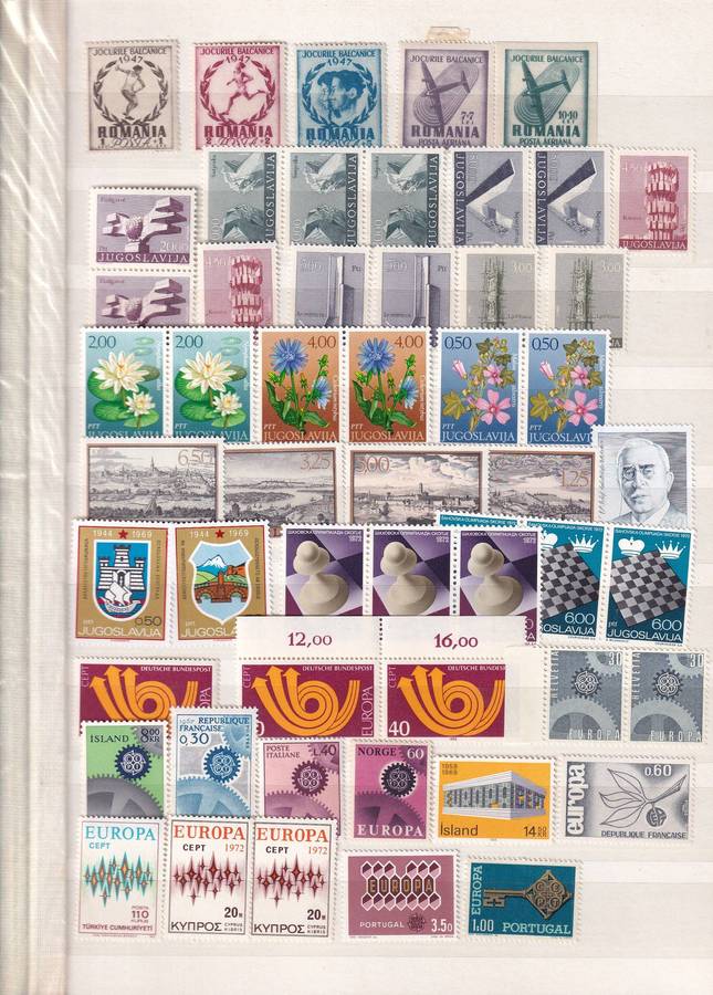 Green 15 page stamp album with some stamps, good used condition