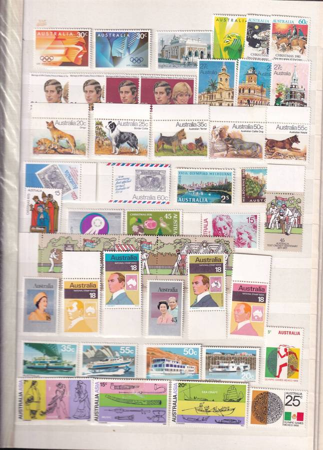 Green 15 page stamp album with some stamps, good used condition