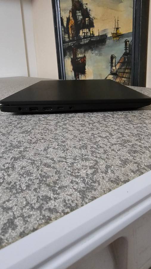 Lenovo V15 G4 AMN 15.6-inch FHD Laptop - AMD Ryzen 5 7520U 512GB SSD 8GB RAM Win 11 Home