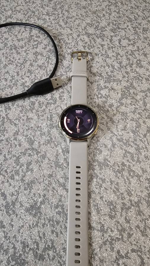 Garmin Venu 3s GPS Smart Watch Soft Gold with French Grey (41mm)