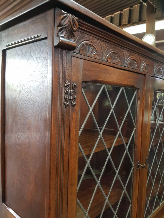 Superb 3 Door Large Solid Oak Bookcase / Display Cabinet.