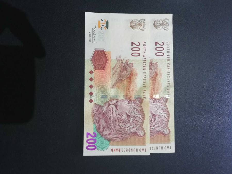 Mboweni R200 x2 in sequence