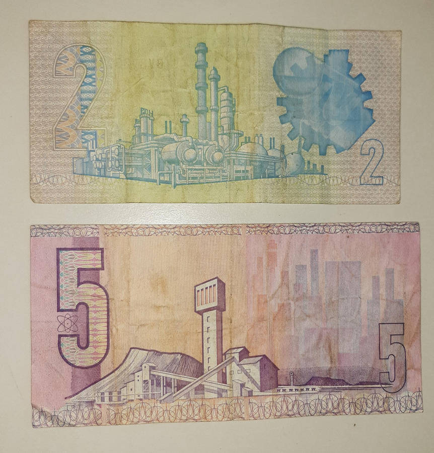 R2 And R5 Note