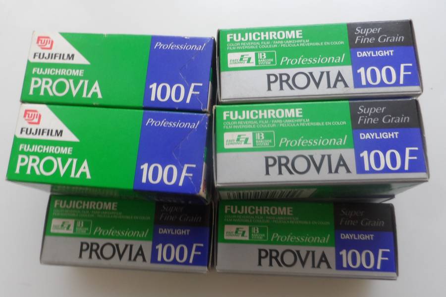 PROVIA FUJICHROME PROFESSIONAL , SUPER FINE GRAIN , DAYLIGHT 100F , PACK OF 10 , EXPIRED 2003-3