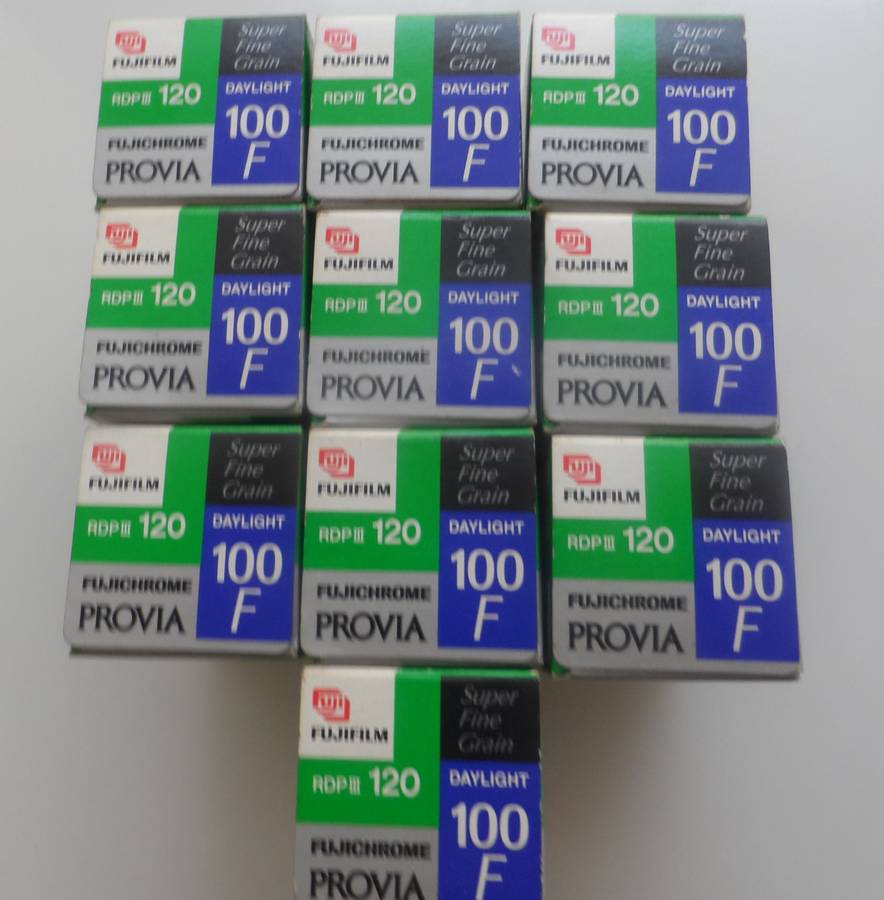 PROVIA FUJICHROME PROFESSIONAL , SUPER FINE GRAIN , DAYLIGHT 100F , PACK OF 10 , EXPIRED 2003-3