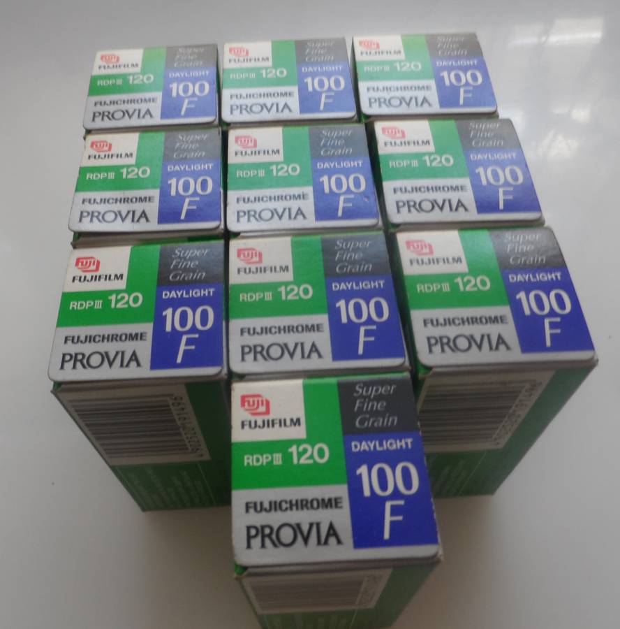 PROVIA FUJIFILM 100F PROFESSIONAL SUPER FINE GRAIN   DAYLIGHT,  RDP III 120  CR56/E6   X10