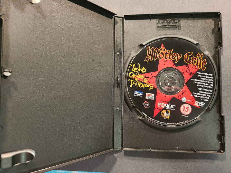 Motley Crue - Lewd, Crued & Tattooed Live