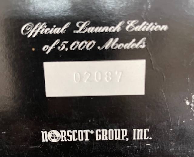 "LIMITED LAUNCH EDITION" NZG/NORSCOT - Caterpillar 16G Motorgrader with ripper model