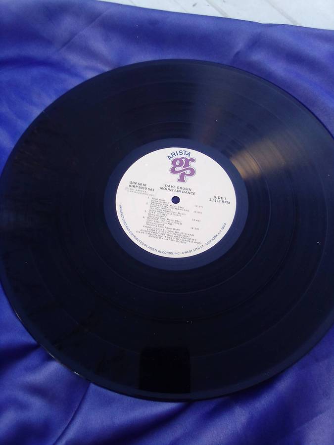 L.P.  Dave Grusin.  Mountain Dance. Cover: Very good.  L.P.:Very good.