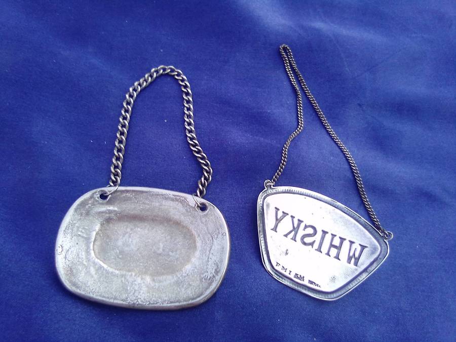Pub/bar  One Decanter and two Decanter Labels joblot.