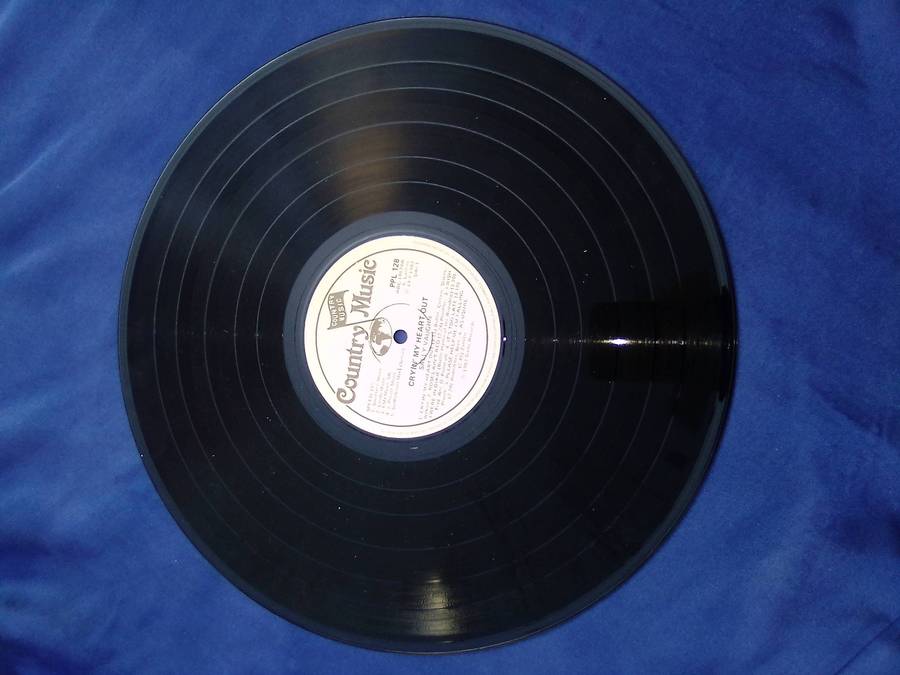 L.P.  Crying My Heart . Sally Vaughn. Cover: Very good.  L.P.:Very good.