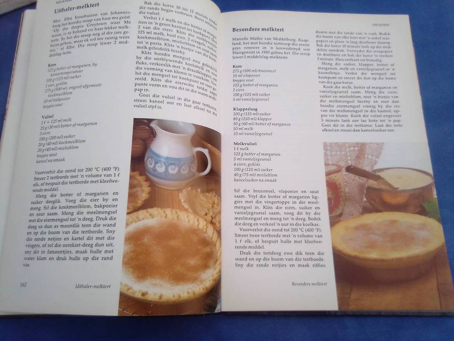 "Huisgenoot Wenresepte 2". Hard cover.