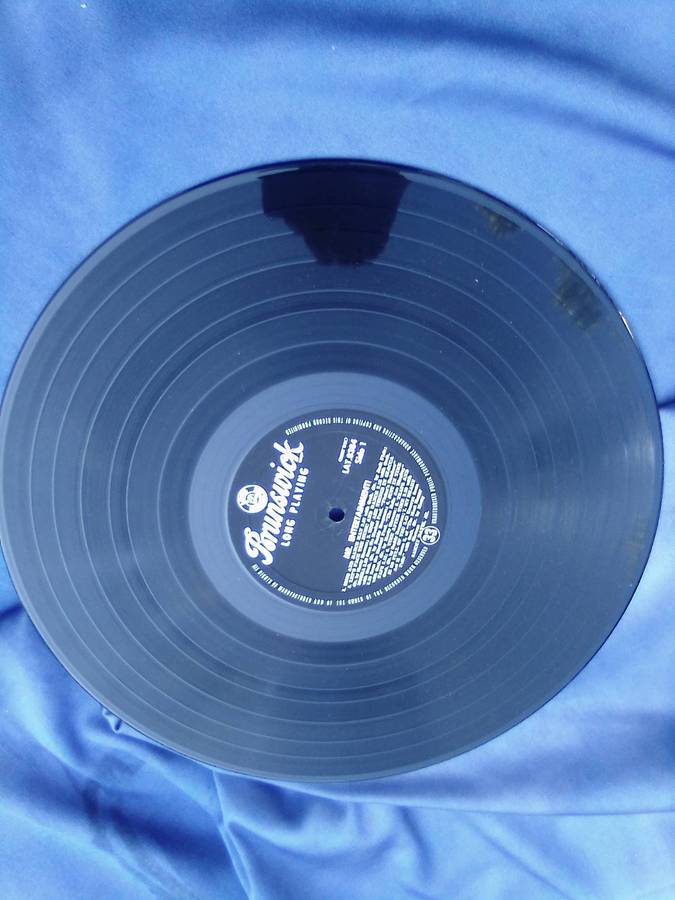 L.P.  Mr. Entertainment.  Sammy Davis Jnr.  Cover:  Very good.  L.P.: Very good.