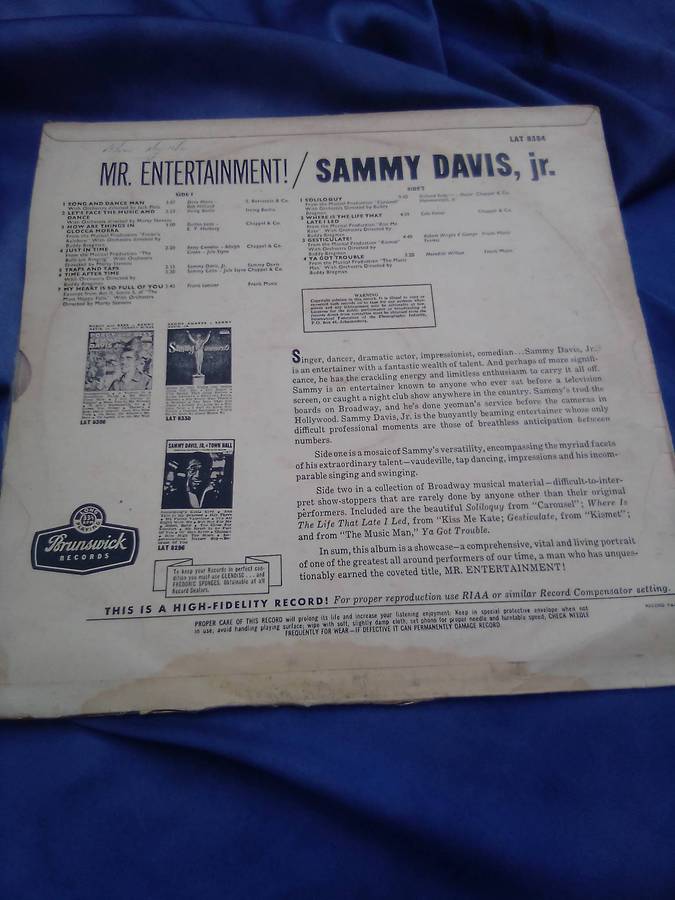 L.P.  Mr. Entertainment.  Sammy Davis Jnr.  Cover:  Very good.  L.P.: Very good.